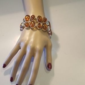 OUTSTANDING NECKLACE NWOT